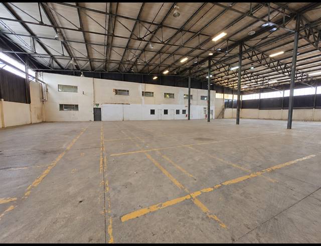 7,559M² FACTORY TO LET IN ROBERTSHAM